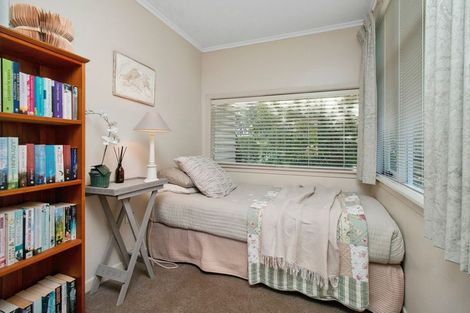 Photo of property in 63 Forrest Hill Road, Milford, Auckland, 0620