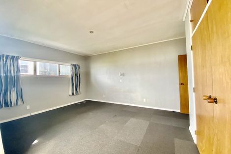 Photo of property in 23 Hazards Road, Weymouth, Auckland, 2103