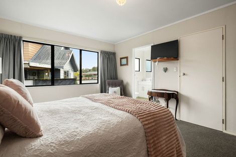Photo of property in 20 Essendon Court, Glenview, Hamilton, 3206