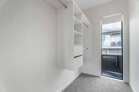 Photo of property in 98e Royal Road, Massey, Auckland, 0614