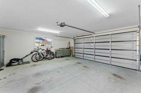 Photo of property in 1 Honeyfield Drive, Whalers Gate, New Plymouth, 4310