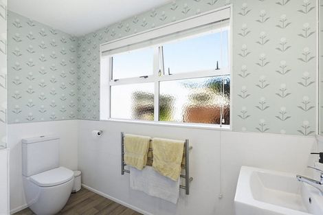 Photo of property in 1 Maple Lane, Waikanae, 5036