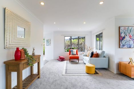 Photo of property in 12 Kouras Place, Flat Bush, Auckland, 2016