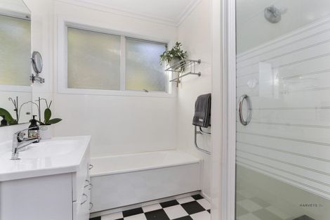 Photo of property in 100 Captain Scott Road, Glen Eden, Auckland, 0602