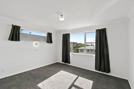 Photo of property in 97 Glanmire Road, Newlands, Wellington, 6037