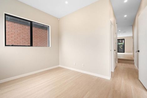 Photo of property in 21 Pohewa Road, Silverdale, 0932