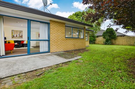 Photo of property in 41 Manuroa Road, Takanini, 2112