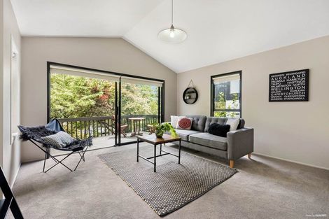 Photo of property in 5 Longwood Place, Forrest Hill, Auckland, 0620