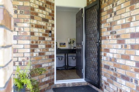 Photo of property in 59 Cabeleigh Drive, Helensville, 0800