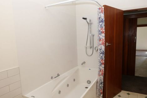 Photo of property in 20 Ngapotiki Street, Paraparaumu Beach, Paraparaumu, 5032