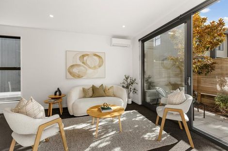 Photo of property in 2/20 Trent Street, Island Bay, Wellington, 6023