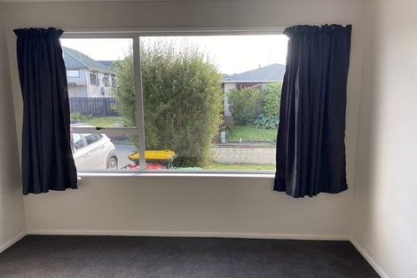 Photo of property in 1/98a Lake Terrace Road, Burwood, Christchurch, 8061
