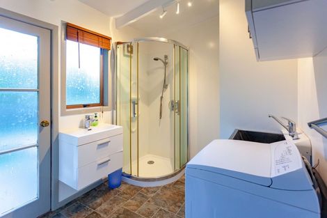 Photo of property in 18 Daphne Road, Tairua, 3508