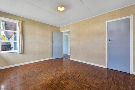 Photo of property in 71 Awanui Street, Merrilands, New Plymouth, 4312