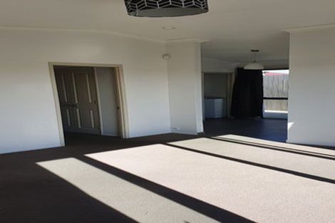 Photo of property in 27 Pahi Place, West Harbour, Auckland, 0618