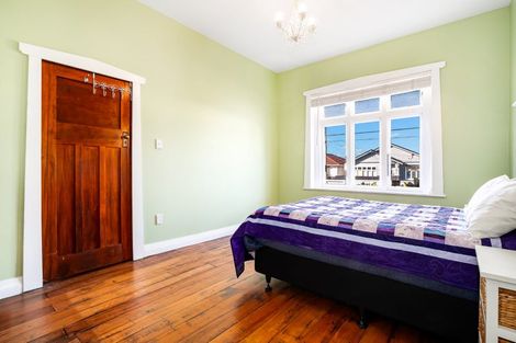 Photo of property in 134 Onepu Road, Lyall Bay, Wellington, 6022
