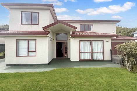 Photo of property in 111 Woodman Drive, Tawa, Wellington, 5028