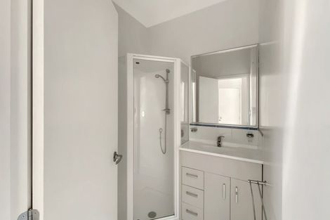 Photo of property in 11a Clearwater Cove, West Harbour, Auckland, 0618