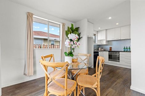 Photo of property in 1/123a Queenspark Drive, Parklands, Christchurch, 8083