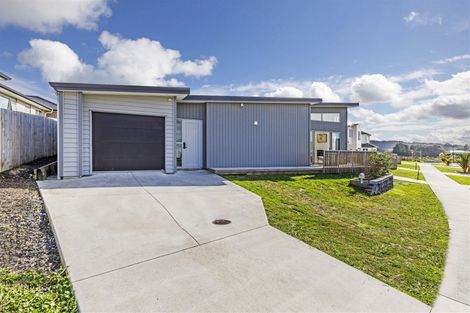 Photo of property in 42 Huarahi Pai Road, Huapai, Kumeu, 0810