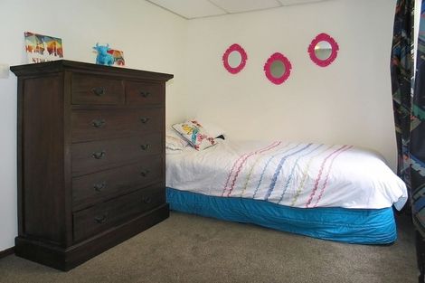 Photo of property in 52 Mark Avenue, Paparangi, Wellington, 6037