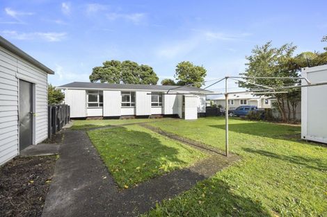 Photo of property in 6 Calgher Avenue, Waitara, 4320