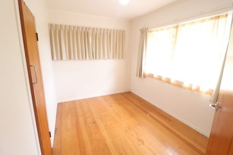 Photo of property in 4 La Rosa Street, Green Bay, Auckland, 0604