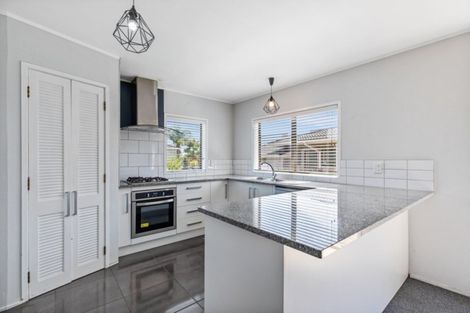 Photo of property in 145 Everglade Drive, Totara Heights, Auckland, 2105