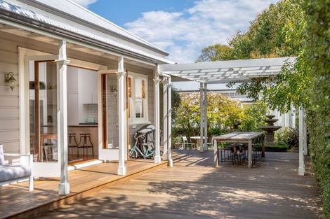 Photo of property in 30 Mcmaster Street, Greytown, 5712