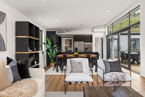 Photo of property in 87 Oak Road, Poraiti, Napier, 4112