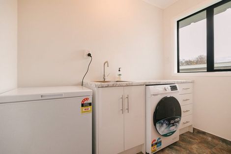 Photo of property in 14 Pollen Street, Woodville, 4920