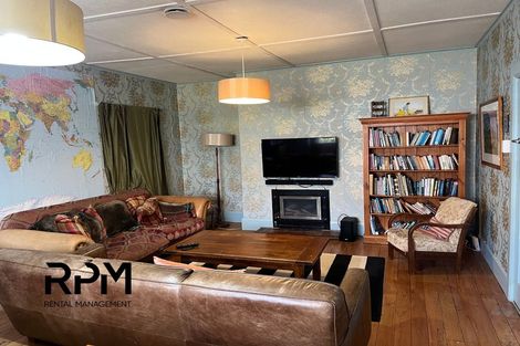 Photo of property in 21 Gilbert Street, New Plymouth, 4310
