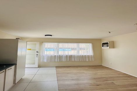 Photo of property in 2/2 Kelvin Road, Papakura, 2110