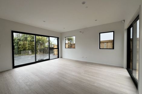 Photo of property in 105a Bond Crescent, Forrest Hill, Auckland, 0620