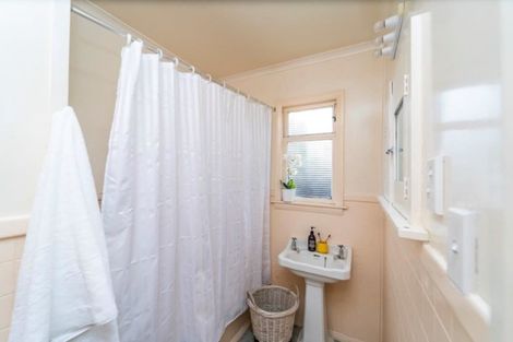 Photo of property in 16 Humphries Street, Greytown, 5712