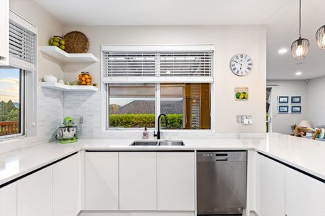 Photo of property in 21 Flavell Drive, Orewa, 0931