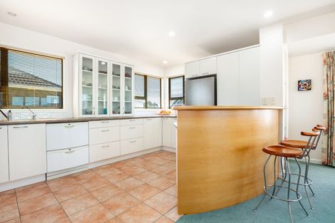 Photo of property in 6 Tamahine Street, Maupuia, Wellington, 6022