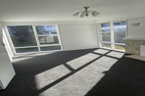 Photo of property in 6 Churton Drive, Churton Park, Wellington, 6037