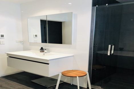 Photo of property in 560 Beach Road, Rothesay Bay, Auckland, 0630