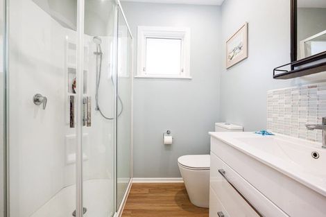 Photo of property in 48 Homewood Crescent, Karori, Wellington, 6012