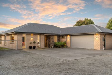 Photo of property in 217 Mairehau Road, Burwood, Christchurch, 8083