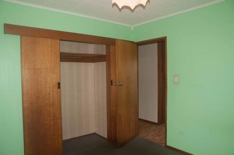 Photo of property in 42 Fruitvale Road, New Lynn, Auckland, 0600