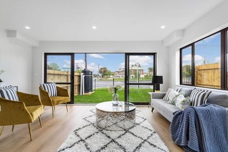 Photo of property in 1c Hollinbrigg Place, Manurewa, Auckland, 2102