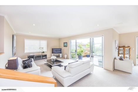 Photo of property in 15 Saltwood Street, Red Beach, 0932