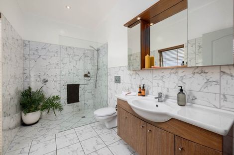 Photo of property in 17 Riddell Road, Kerikeri, 0230