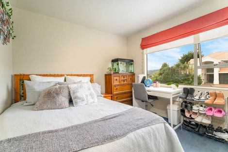 Photo of property in 2 Myers Grove, Churton Park, Wellington, 6037