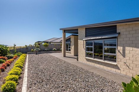 Photo of property in 15 Taranui Way, Paraparaumu Beach, Paraparaumu, 5032