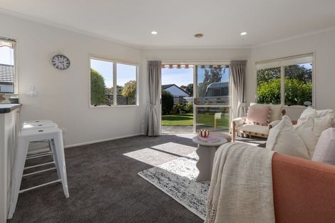 Photo of property in 15a Runanga Grove, Waikanae, 5036