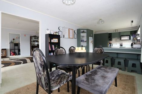 Photo of property in 16 Matai Place, Hawera, 4610