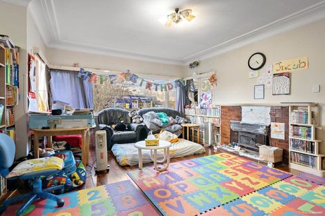 Photo of property in 5 Margan Avenue, New Lynn, Auckland, 0600